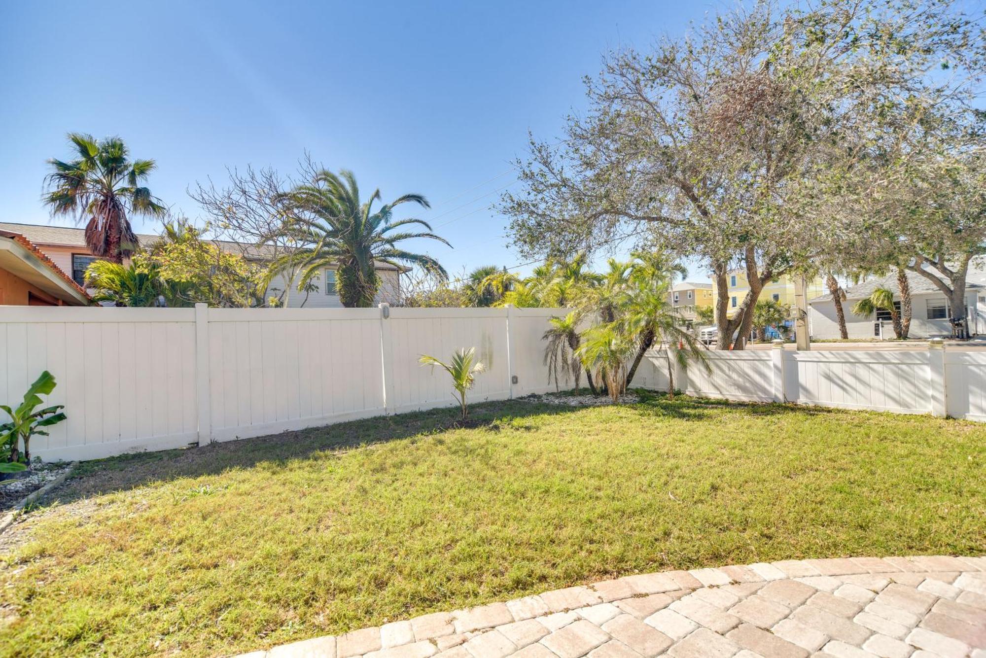 Florida Unit Steps From Indian Rocks Beach Access! Clearwater Beach Exterior photo
